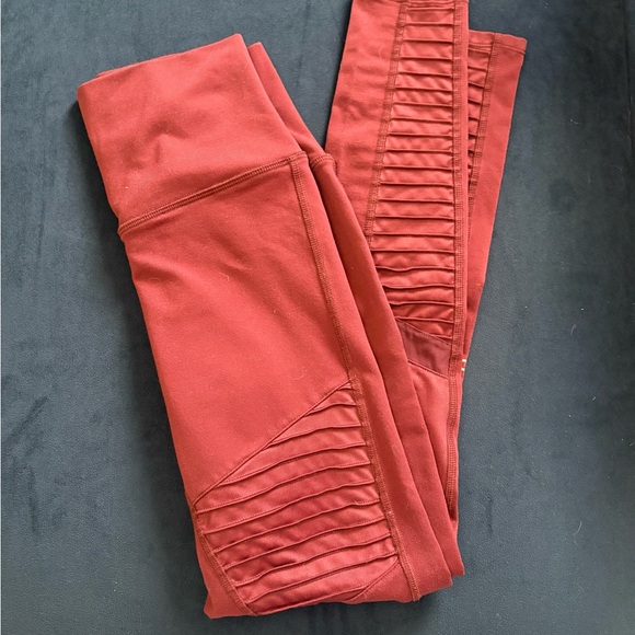 ALO Yoga Dark Red Moto Leggings S - Picture 2 of 5